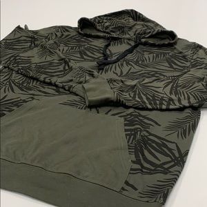 Light hooded long sleeve